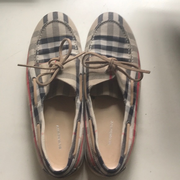 Burberry Shoes - Authentic Burberry print top sliders 38.5